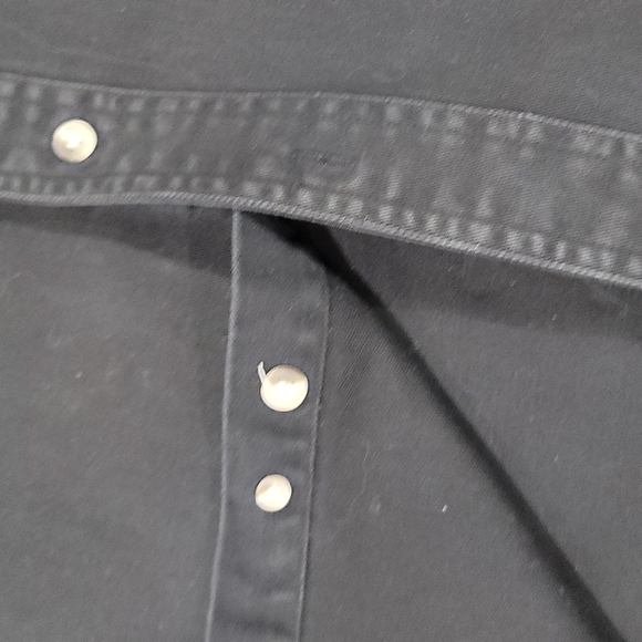 Hellanbach Sleeveless Button Up - Picture 10 of 10